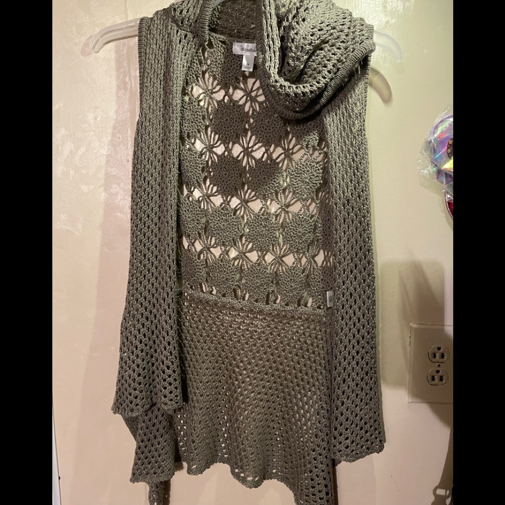 Like new size medium sweater with hoodie